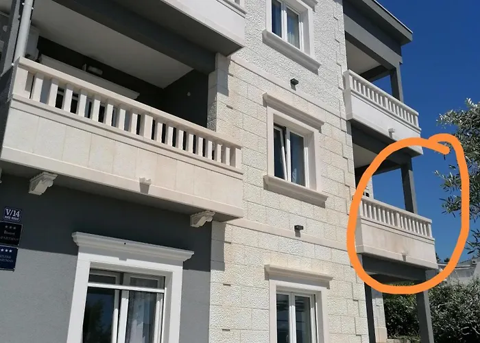 Apartments Dinko