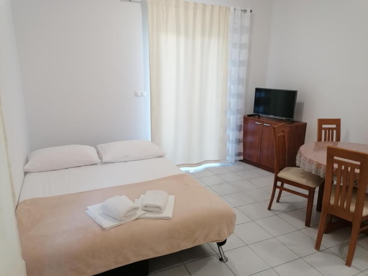 Apartament Dinko *